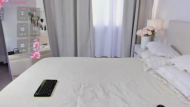 Amina Youn online show from May 4, 12:21 pm