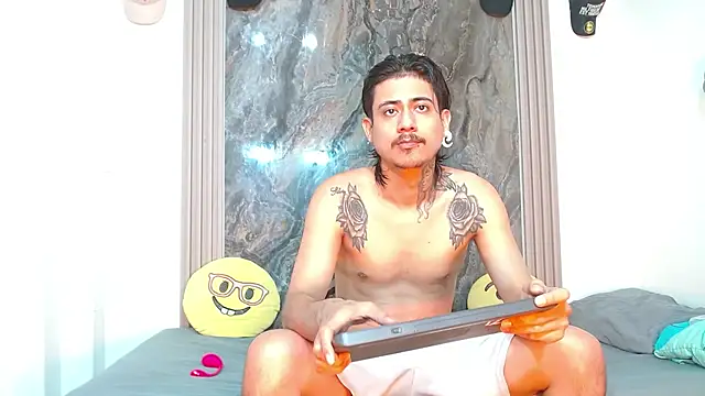 Damian-and-Camerum online show from May 5, 3:34 am