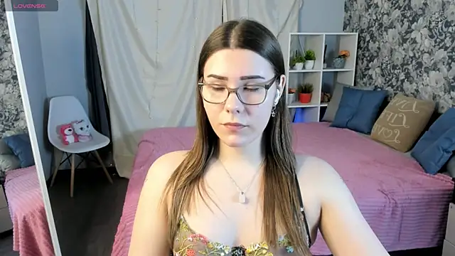 Coraline kitty online show from April 25, 5:22 am