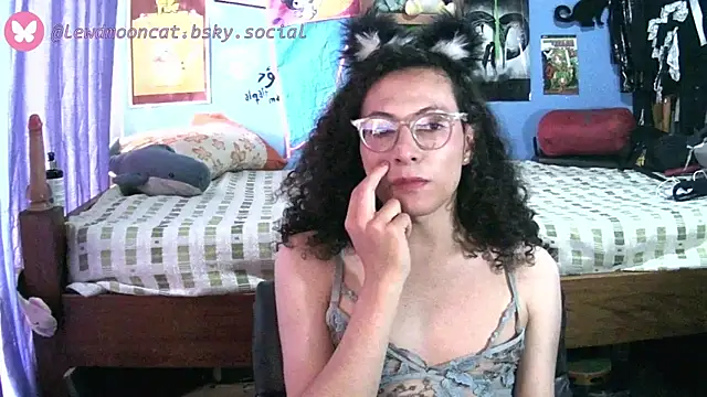 lewd mooncat online show from May 1, 10:36 pm
