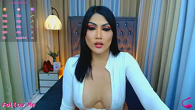 Laureen Hilton online show from March 11, 1:15 pm