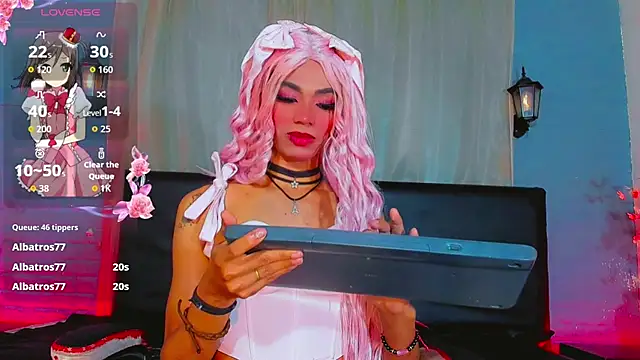 suzume Mendez online show from July 18, 11:28 am