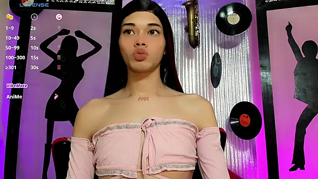 madison mujica  online show from May 11, 11:48 am