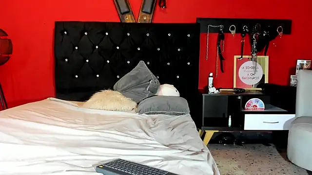 foxxy rouse online show from March 17, 3:47 pm