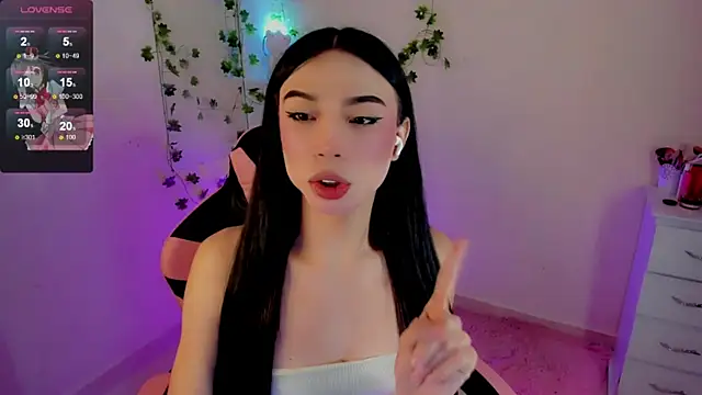 IamAndrea01 online show from July 29, 7:40 am