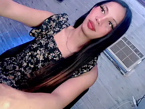 April Slut29 online show from March 13, 8:20 am