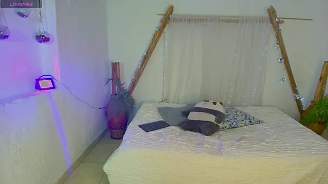 marianafoxx  online show from March 16, 3:10 am