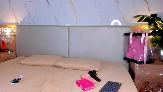 samanttha brooks online show from March 20, 4:13 am