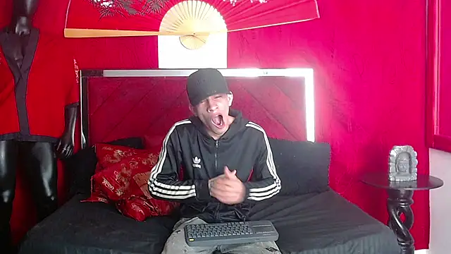 Naughty Couple13 online show from March 14, 12:31 pm