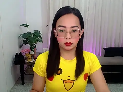 Gorgeoustamia online show from June 17, 8:32 pm