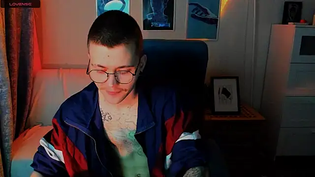 Thomas Norton online show from April 8, 8:32 pm