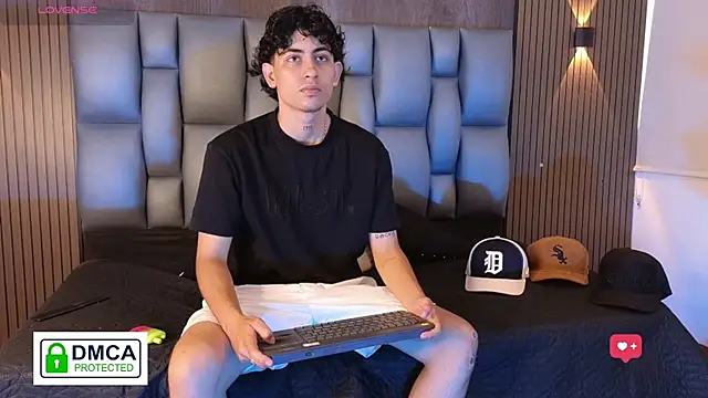 mohamed malik online show from April 17, 4:19 pm