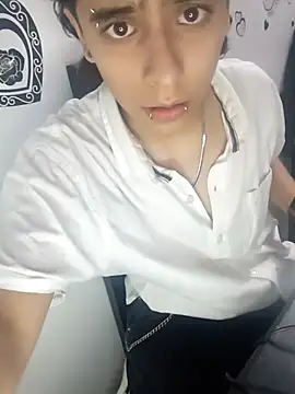 LatinHeatX22 online show from April 23, 12:40 am