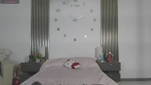 Juliette Doll  online show from July 25, 1:53 pm