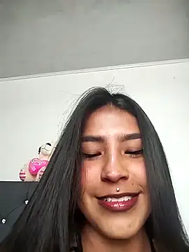 ISAASQUIIIRT online show from May 4, 4:34 pm