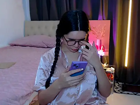 Alexandra Kenn online show from July 4, 4:56 pm