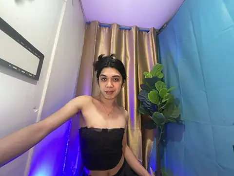RoseAmarie online show from July 28, 1:10 pm