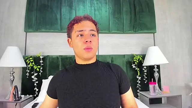 Darian laforteza online show from June 1, 7:37 pm