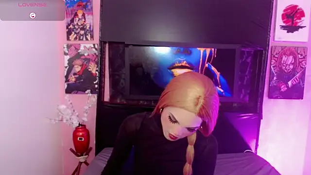 Cloe Smitt  online show from June 12, 3:27 am