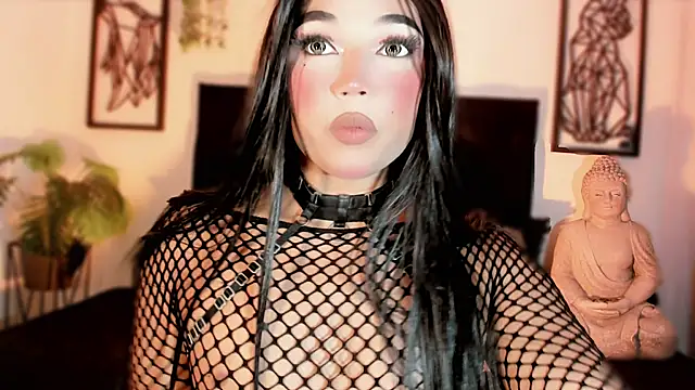 misstreslatin online show from July 13, 5:04 pm