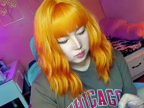 HOTnWILDalice online show from December 2, 10:29 am