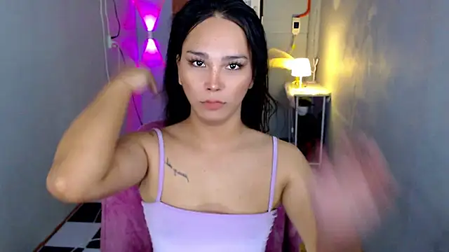 urnaughtydolly69 online show from June 25, 10:19 am