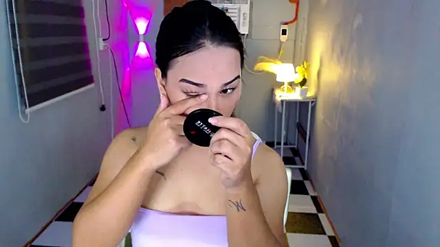 urnaughtydolly69 online show from July 2, 9:03 am
