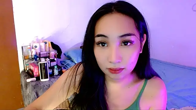 SweetLilly 18 online show from November 17, 3:50 am