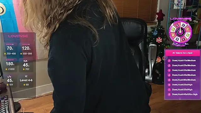 luluvaladon online show from December 19, 4:18 am