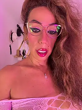 YOURSDEBORA online show from July 9, 8:35 pm