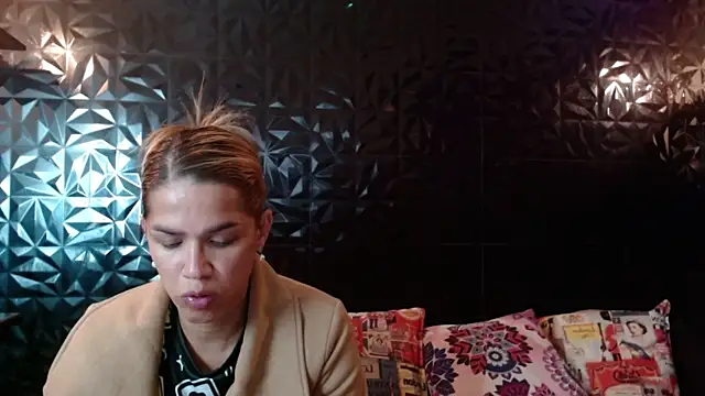 PINK  LOLA1 online show from June 11, 12:32 am
