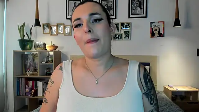 naty pink online show from March 18, 3:44 pm