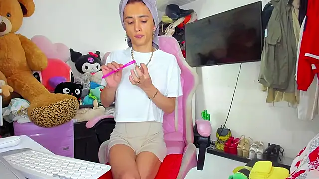 Lawrncesofiets online show from November 15, 2:26 pm