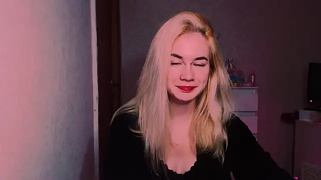 xxxcharismaaa online show from October 18, 7:23 am