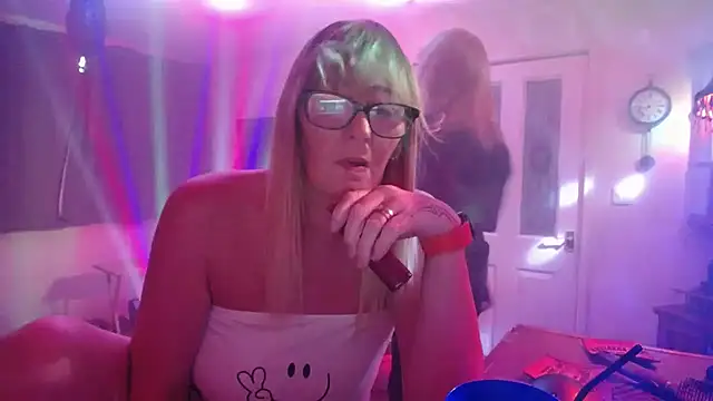 BhamCouple online show from November 1, 8:39 pm