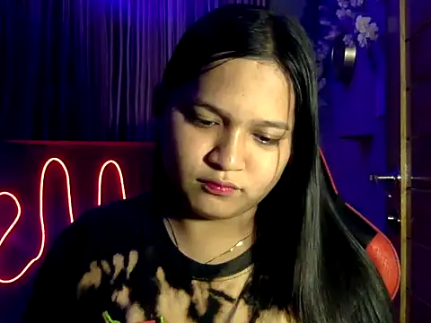 EmpressYna online show from November 4, 8:35 am