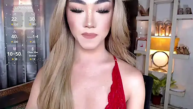 Snapshot of Local_Hoelyx chatting on December 9, 6:34 am Local Hoelyx online show from December 9, 6:34 am