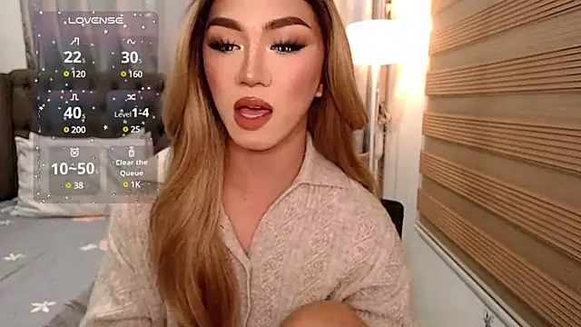 Snapshot of Local_Hoelyx chatting on December 27, 9:28 am Local Hoelyx online show from December 27, 9:28 am