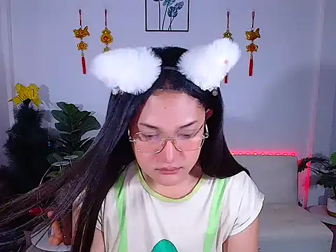 plysaithailand online show from May 2, 11:32 pm