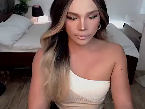 liaa lurrecams online show from November 6, 11:21 am