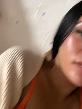 Snapshot of HeavenlyStar chatting on December 29, 1:56 am HeavenlyStar online show from December 29, 1:56 am