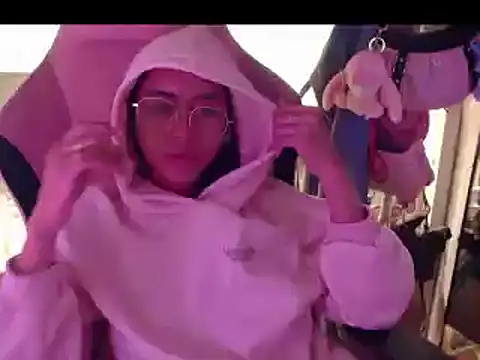 sexybigcockandtits online show from December 10, 9:00 pm