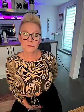 German Milf online show from November 10, 3:02 pm