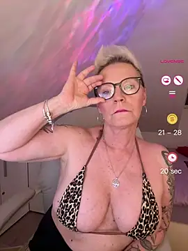 German Milf online show from May 5, 1:28 pm