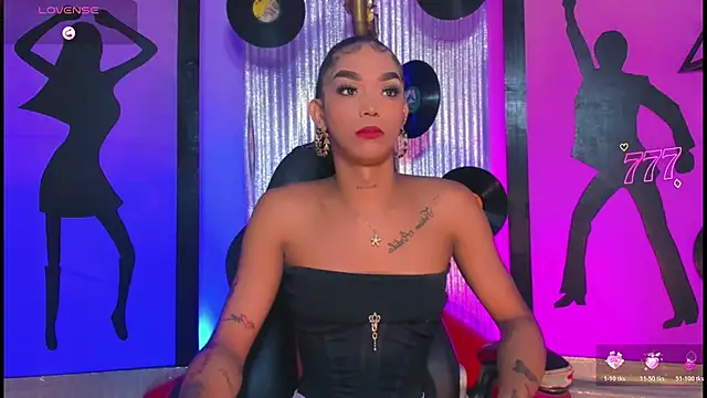 nickyminach  online show from July 14, 7:19 pm