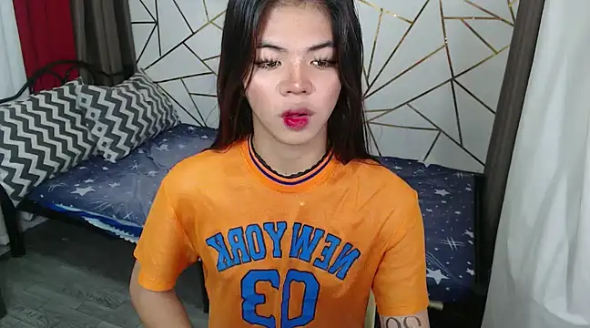 Snapshot of WildTsYhannaUncut chatting on December 10, 3:58 am WildTsYhannaUncut online show from December 10, 3:58 am