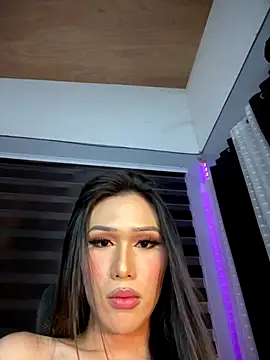 louren miles online show from October 24, 2:55 pm