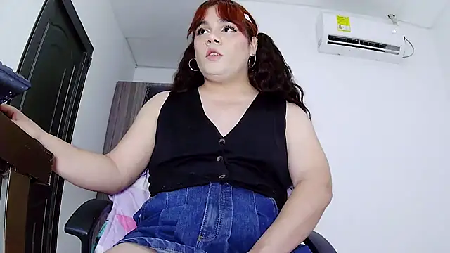 Violetacam 05 online show from November 3, 10:25 am