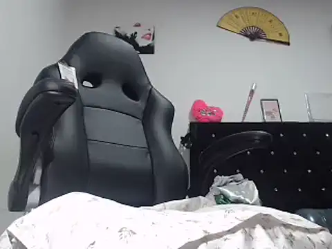 pamelabigcock69 online show from August 5, 2:28 am