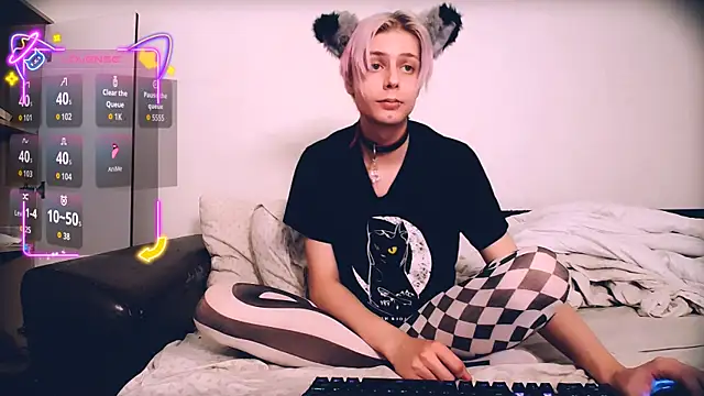 Littlepinkcat online show from May 30, 7:12 pm